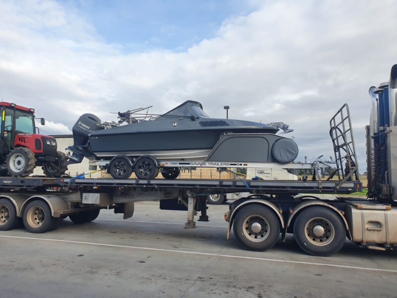 V17 Haines Hunter boat transported Melbourne to Brisbane